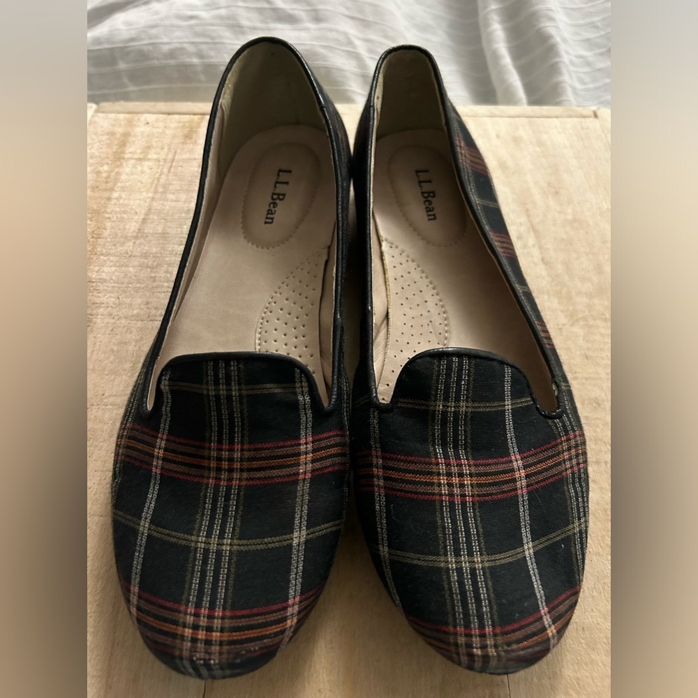 LL Bean Women's Signature Classic Red/Black Plaid Canvas Slip-On Loafers Sz 8.5M - Picture 1 of 8